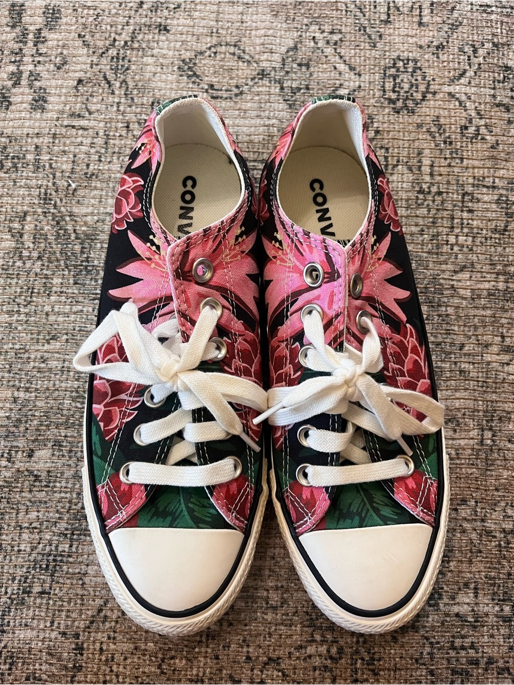 Converse Floral Low-Top Sneakers in Pink and Black size 7 - Picture 3 of 6